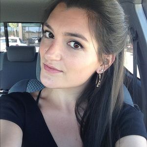 Meet your Posher, Kelly